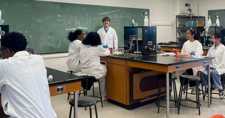 Biochemistry Day Introduces High School Students to the World of Science